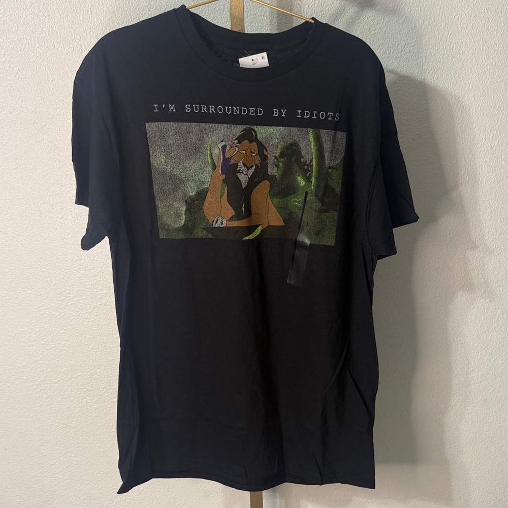 Disney The Lion King- “Iam surrounded by idiots” Graphic Tee- Black- Large - NEW